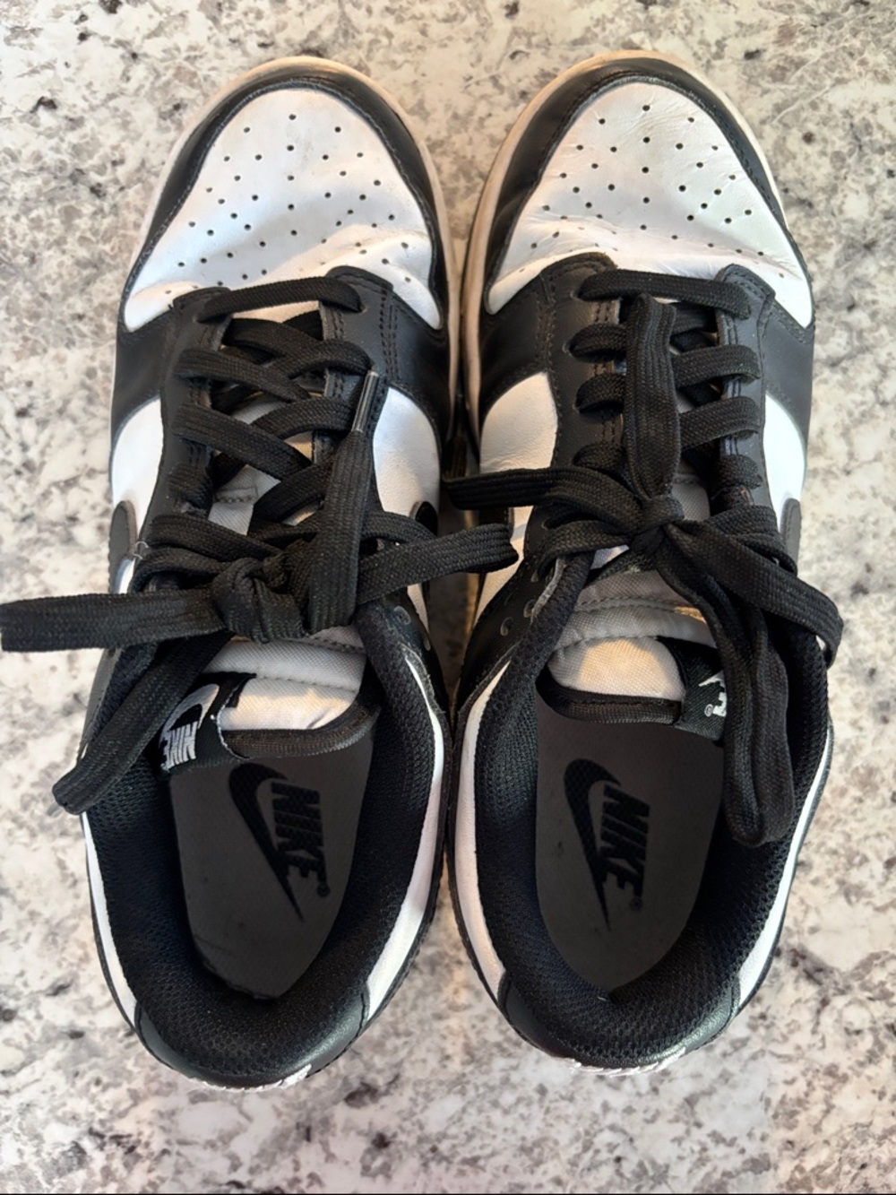 Nike Dunks Low - Picture 2 of 3